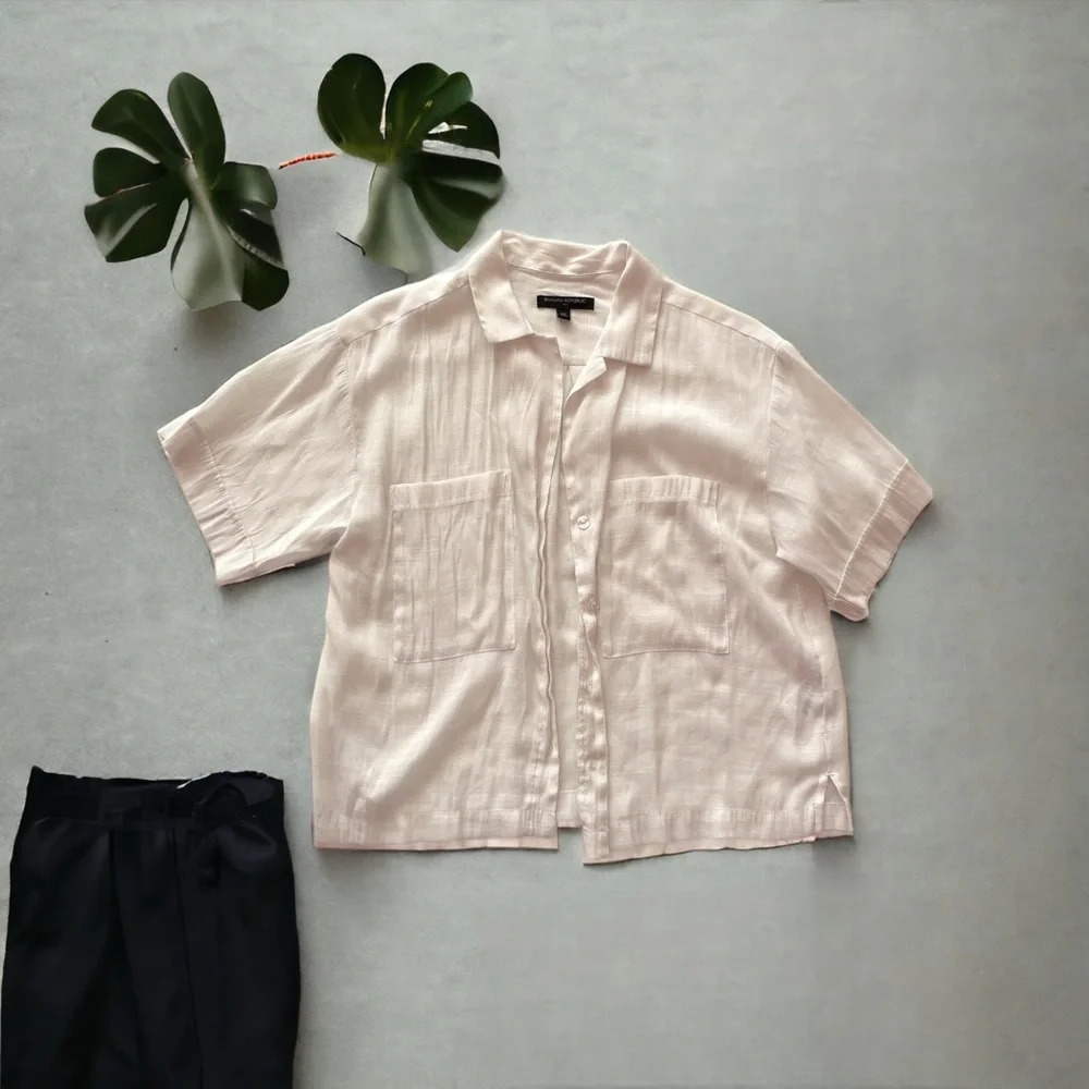 Banana Republic Size XS Sheer Lightweight White Flowy Button Up Summer